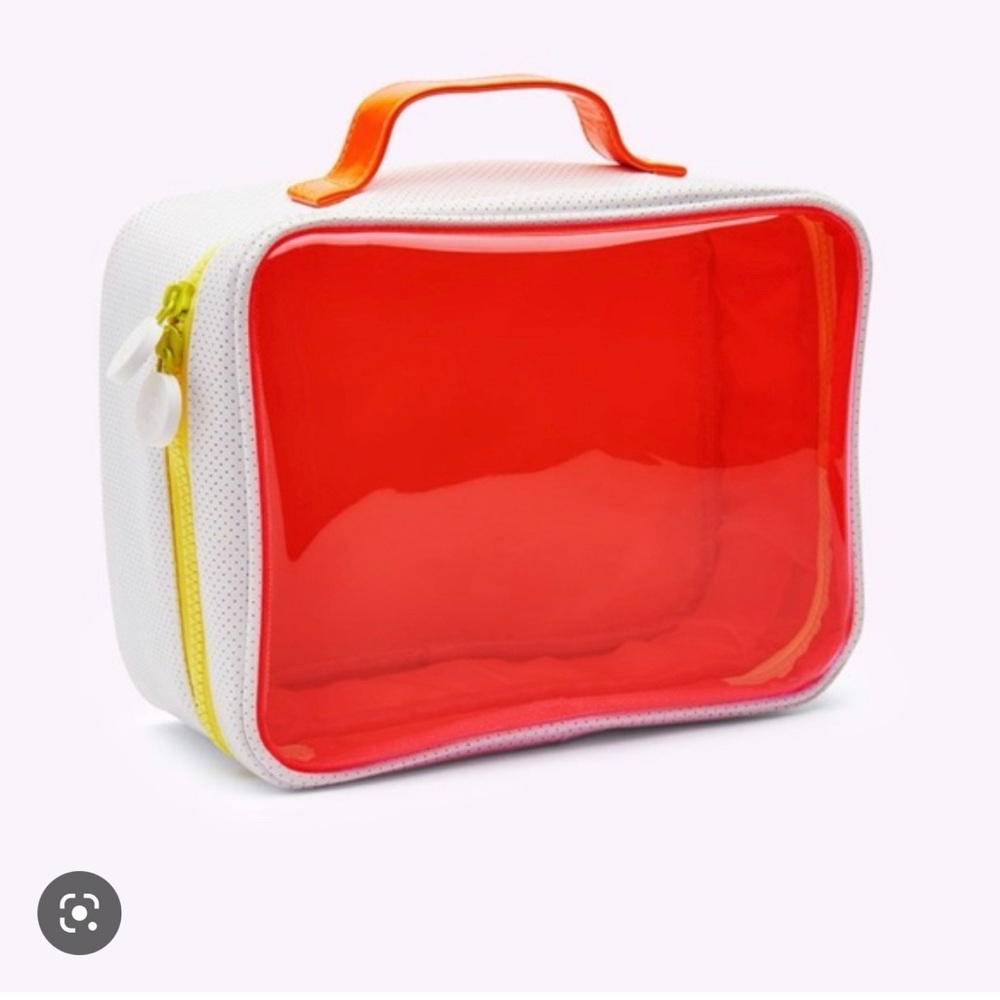 DRUNK ELEPHANT DOPP KIT BAG IN SEARCH OF
